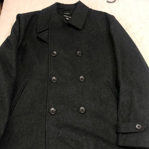 Black men’s wool blend topcoat XL.